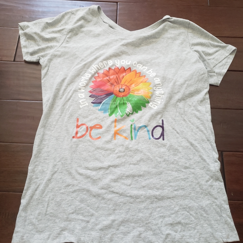 Women Gray Be Kind Graphic Tee